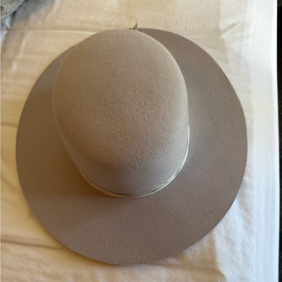 Hat - Picture 4 of 5